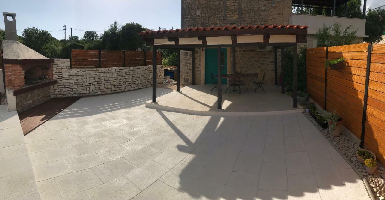 Apartments Malic Pridraga Exterior photo